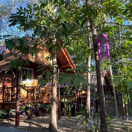 Apartamento Dahla Lanta Hut Ko Lanta Exterior foto